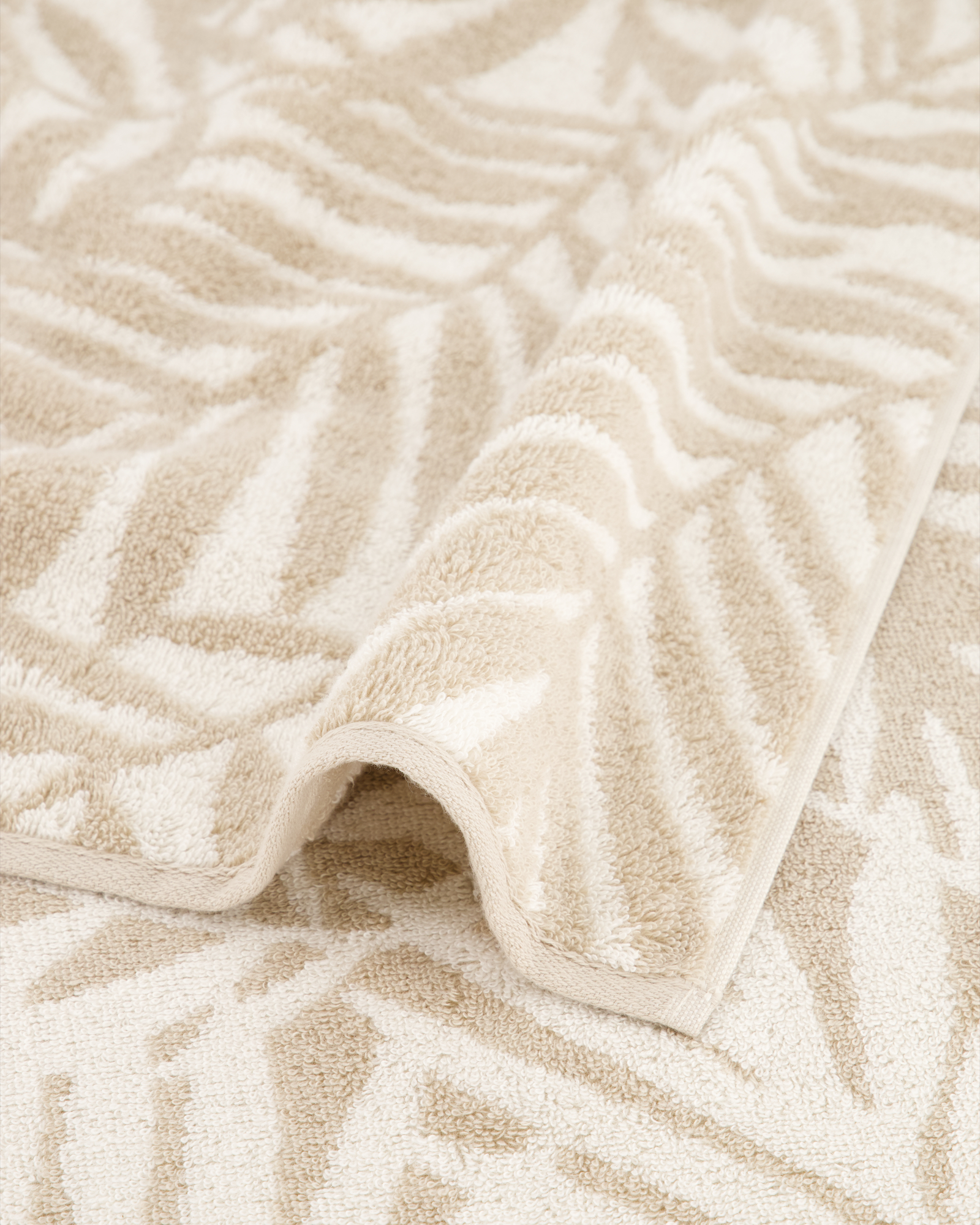 Cawö Handtücher Maison Blätter 6267 natur - 33 - Duschtuch 70x140 cm