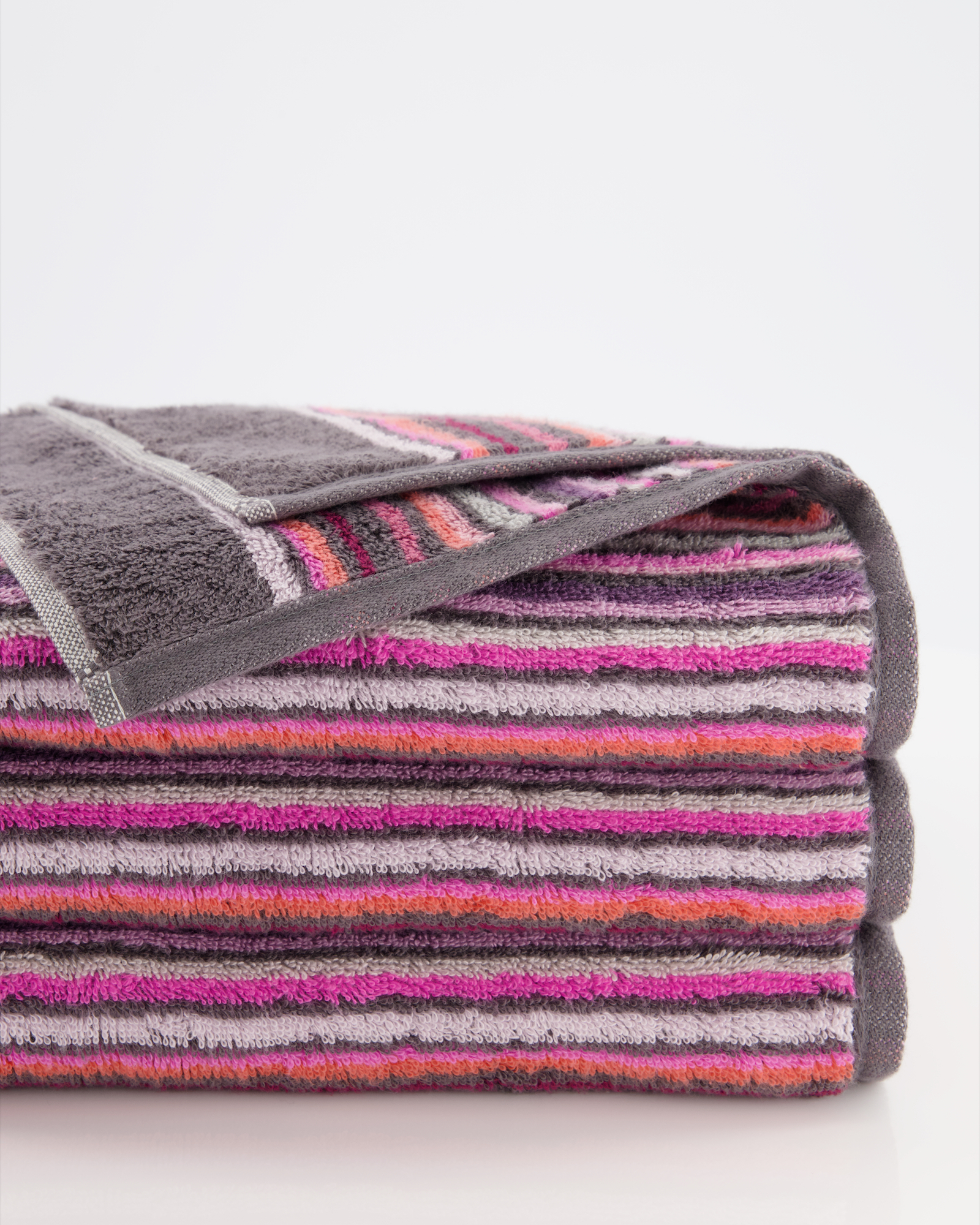 Cawö - Remake Streifen 2020 - Farbe: beere-multicolor - 17 - Duschtuch 70x140 cm