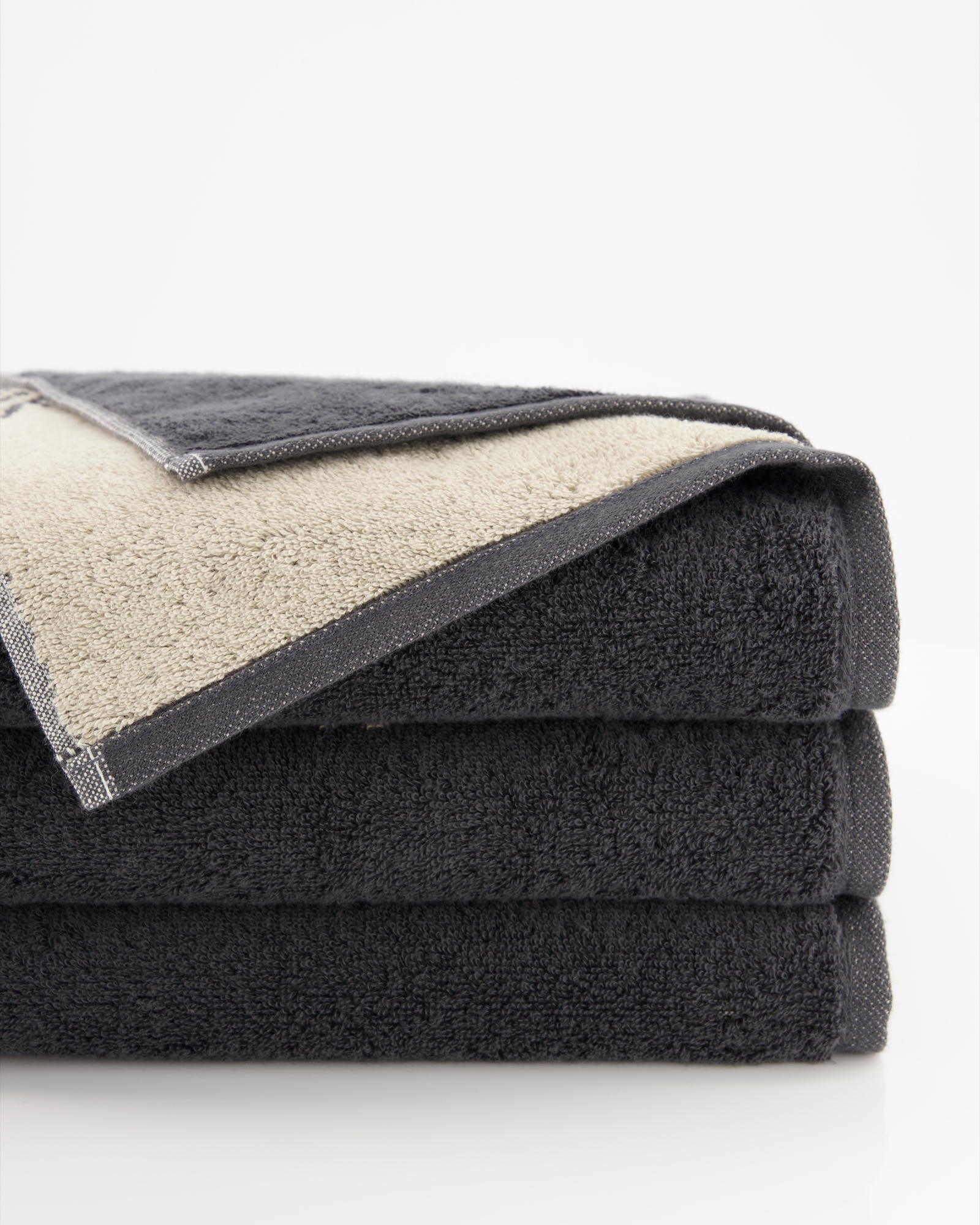 Cawö Handtücher Alpenchic Edition Allover 6229 granit - 73 - Handtuch 50x100 cm
