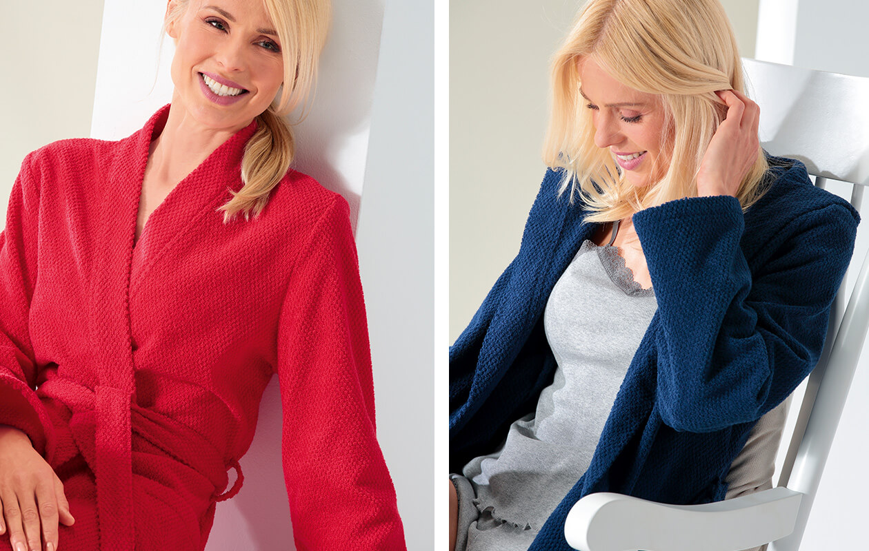 Cawö Damen Bademantel Kapuze Travel, Sport, Spa 1236 - Farbe: navy - 133 L Detailbild 2 Cawö Damen Bademantel Kapuze Travel, Sport, Spa 1236 - Farbe: navy - 133 L Detailbild 2