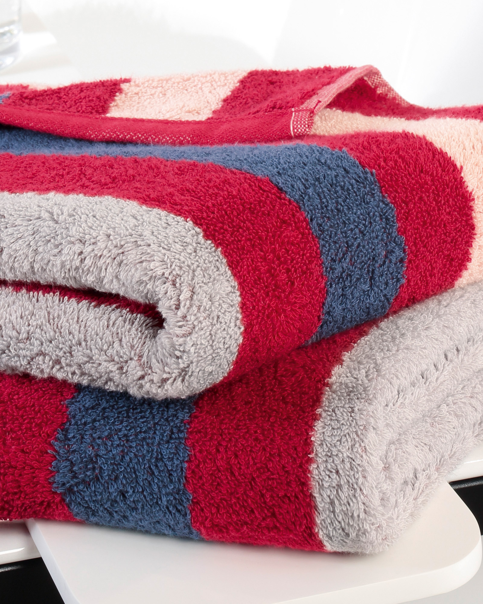 Cawö Heritage Stripes 4011 - Farbe: bordeaux - 22 Handtuch 50x100 cm Detailbild 3 Cawö Heritage Stripes 4011 - Farbe: bordeaux - 22 Handtuch 50x100 cm Detailbild 3