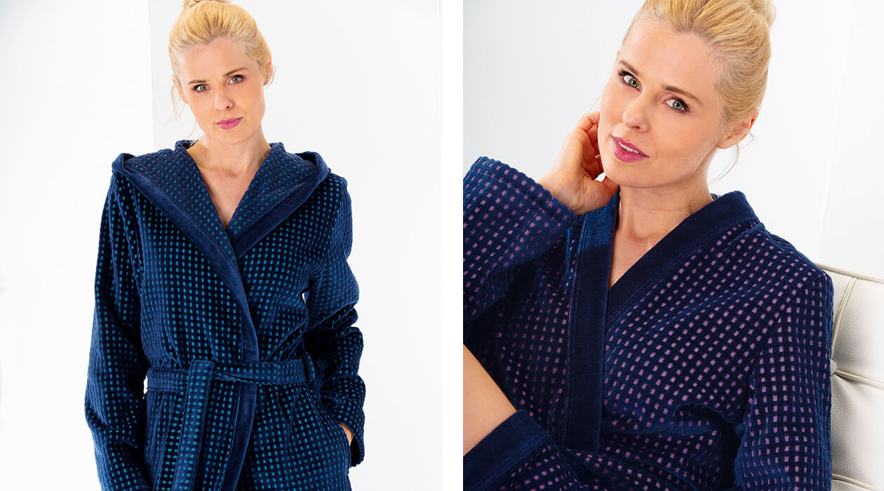 Cawö Damen Bademantel Kapuze 6127 - Farbe: blau-beere - 18 XL Detailbild 1 Cawö Damen Bademantel Kapuze 6127 - Farbe: blau-beere - 18 XL Detailbild 1