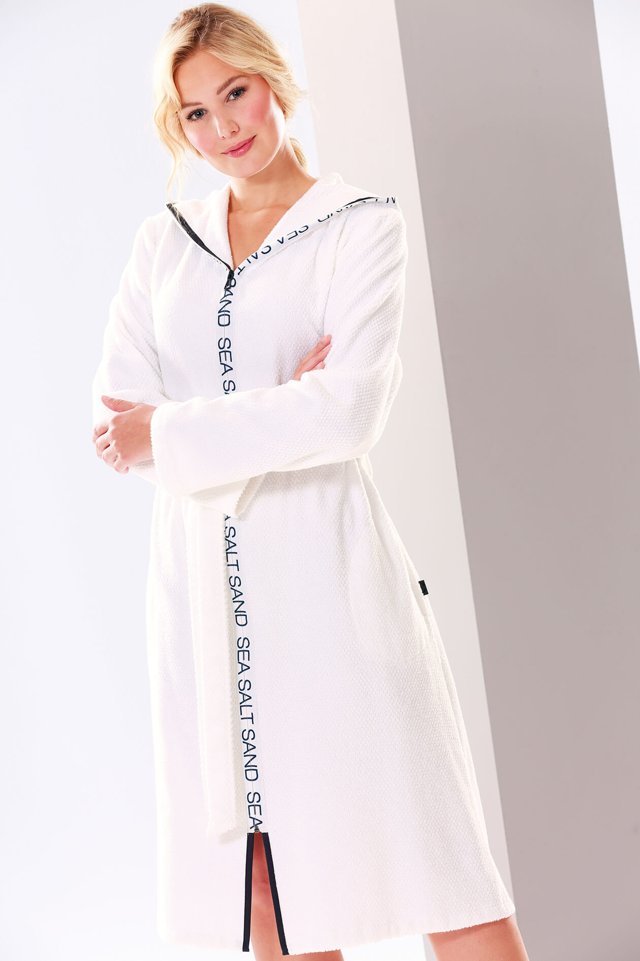 Cawö Damen Bademantel Sea Salt Sand 3102 Kapuze RV - Farbe: navy - 133 S Detailbild 3 Cawö Damen Bademantel Sea Salt Sand 3102 Kapuze RV - Farbe: navy - 133 S Detailbild 3